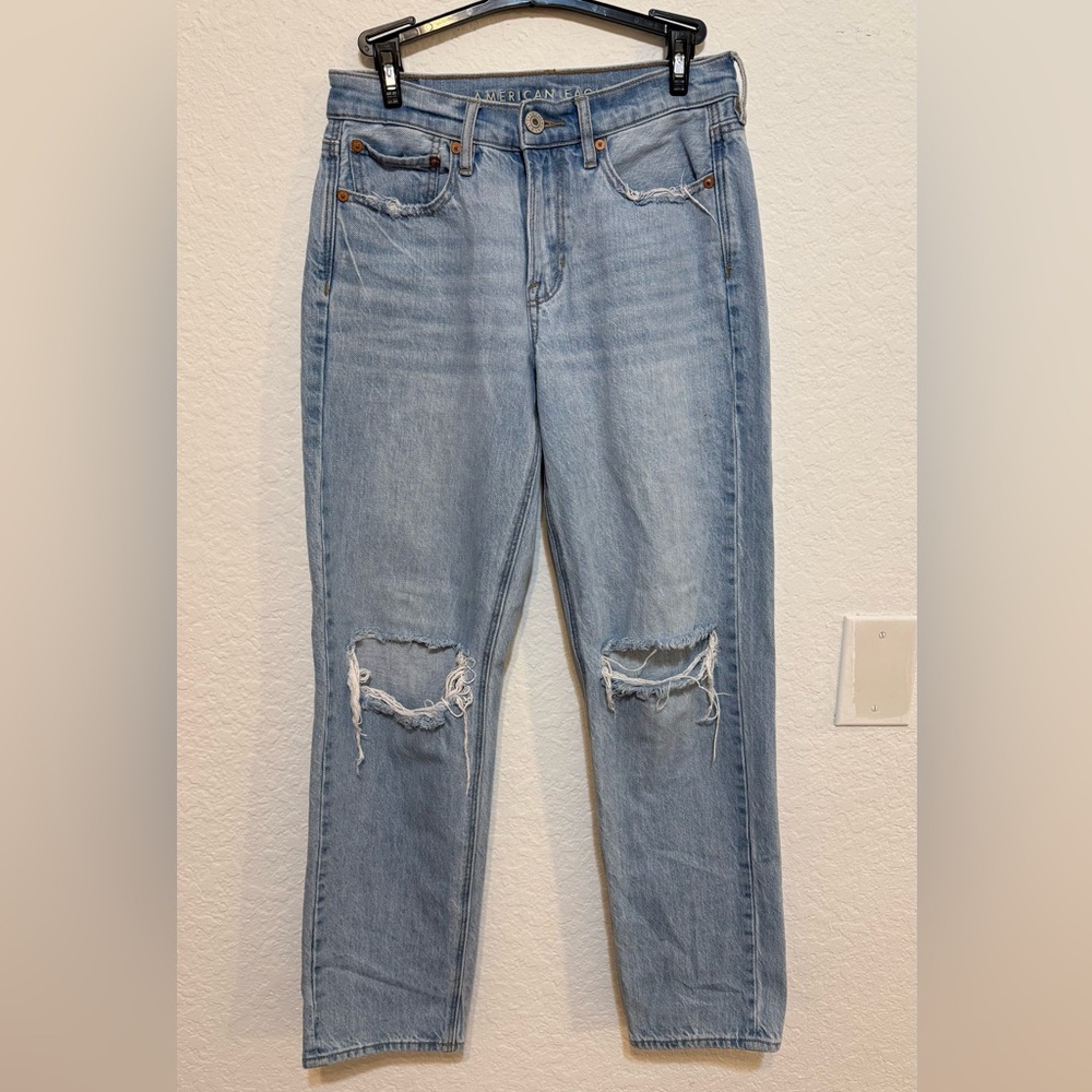 American Eagle Outfitters Light Blue Distressed Boyfriend Jeans